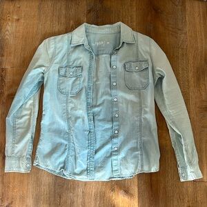 Gap 1969 intentionally distressed Chambray button up blouse size medium women’s
